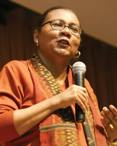 Image: Cmongirl (2009) bell hooks