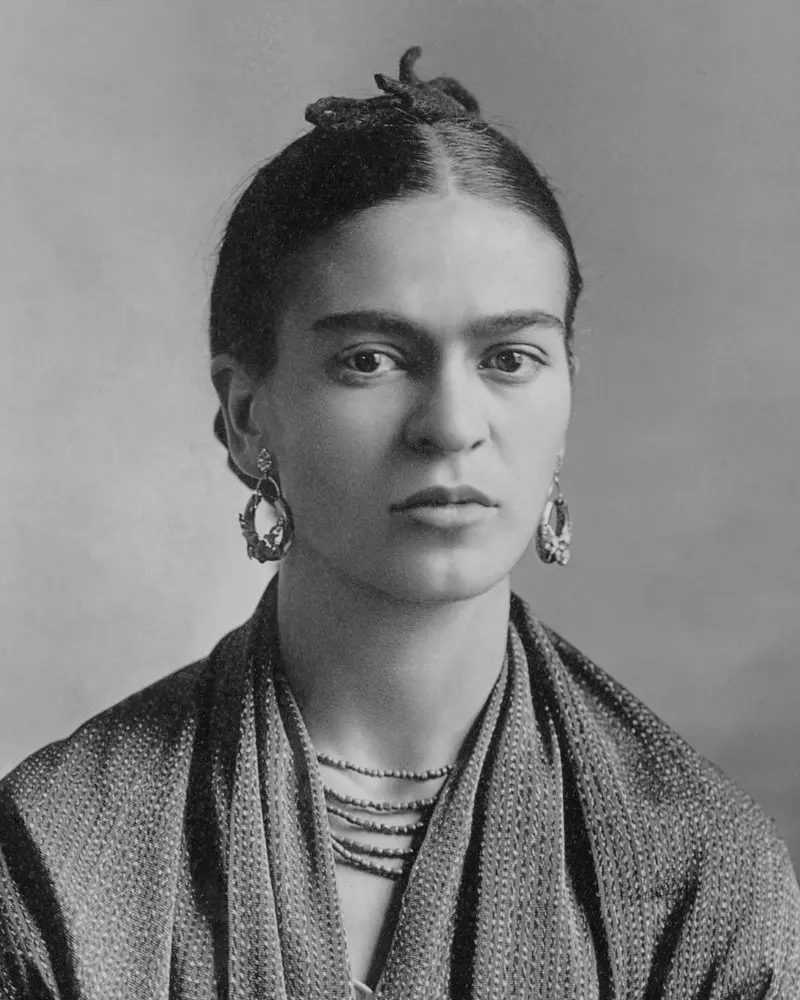Image: Guillermo Kahlo (1932) Frida Kahlo