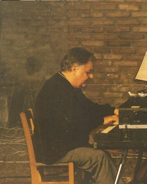 Image: Nikos D. Karabelas (1987) Manos Hadjidakis