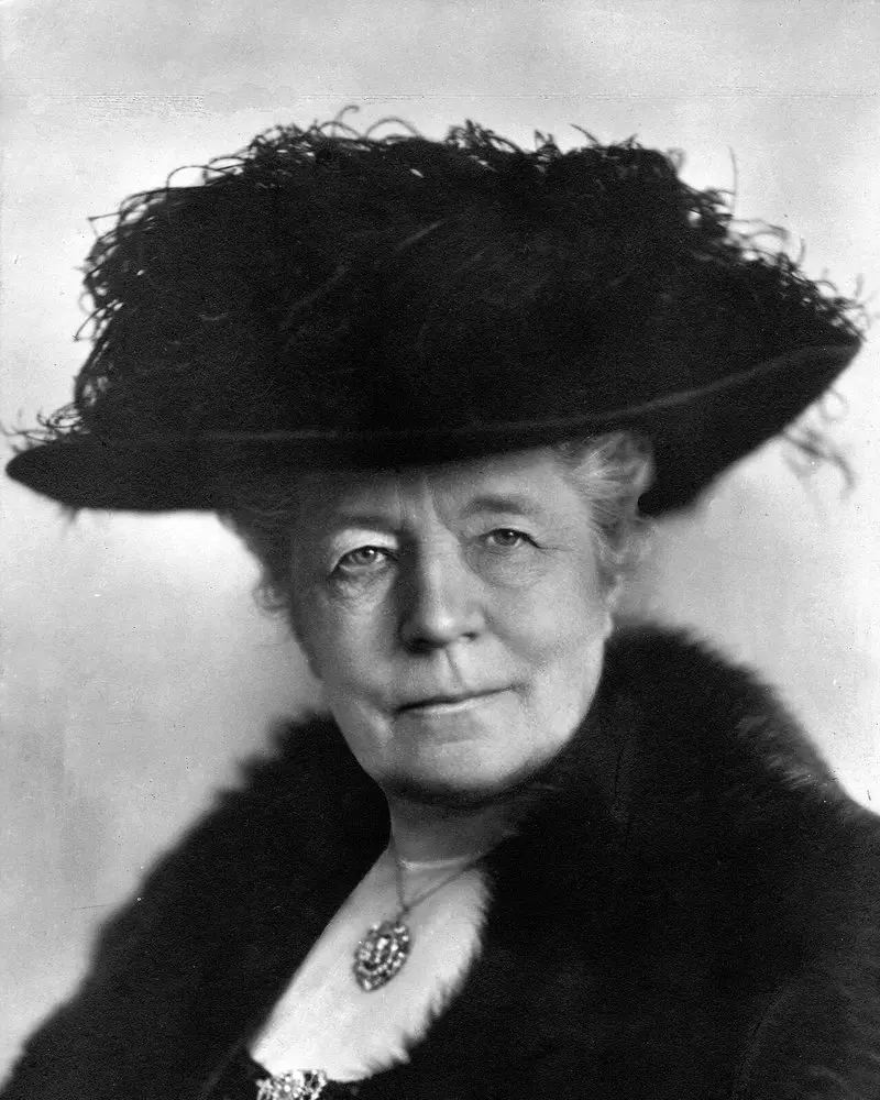 Image: Atelier Jaeger (1920s) Selma Lagerlöf