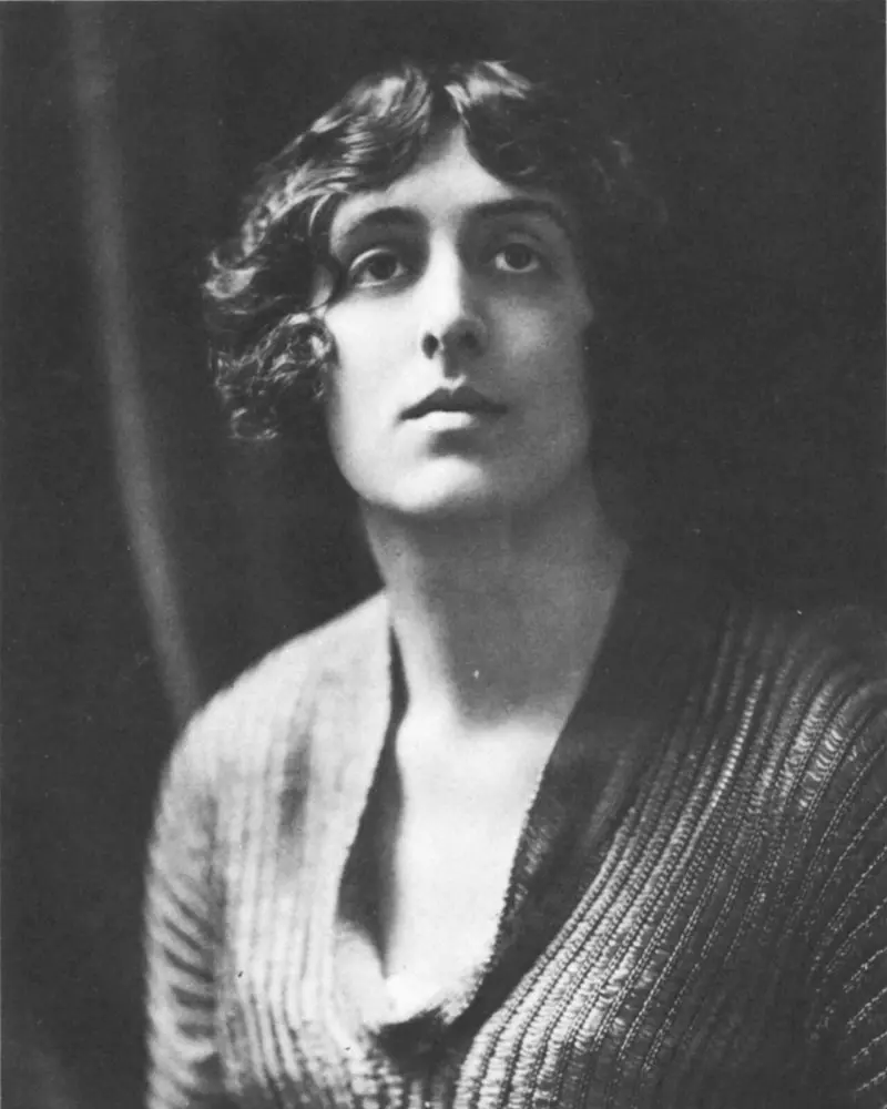 Image: Unknown author (c. 1915) Vita Sackville-West